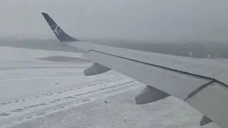 Landing Embraer E195  LOT Airlines in Warsaw Chopin Airport