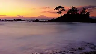 Revisiting Tateishi beach in 2021 on the first sunset .