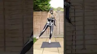 Spooky, scary skeleton? 💀🤪#jumprope #skipping #halloween #footwork #tricks