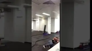 Un backflip avec une corde à sauter