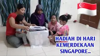UNBOXING HADIAH DARI SINGAPORE UNTUK SAYA DAN KAK NURUL