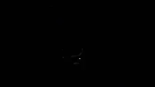Молотком по кварцевому шару