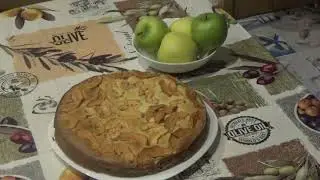 Готовим вместе с папой /Пышная шарлотка с яблоками в духовке