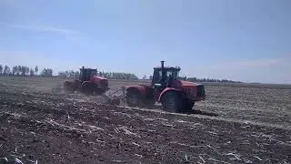 Кировцы и Джондир на глубокорыхлении с плугами ПШУ-8.