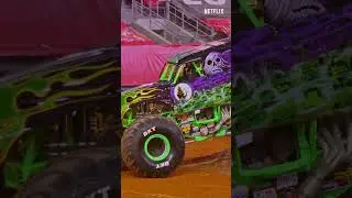 Watch this SUPER Monster Truck! 