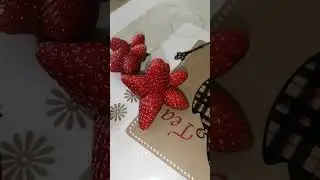 клубника необычная.