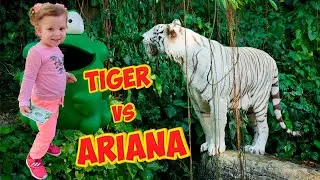 Ariana and her friend Elia study animals at the zoo | Israel, the city of Haifa | Zoo park