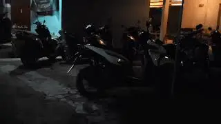 Parkiran motor Angkringan Jhoo