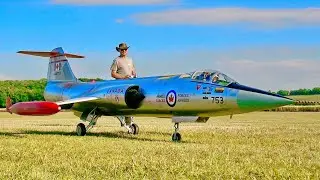 WOW !!! STUNNING !!! HUGE RC F-104 STARFIGHTER / SCALE 1:4 MODEL TURBINE JET / FLIGHT DEMONSTRATION