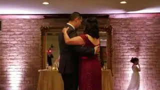 UNA BODA MADRE E HIJO BAILANDO UNA HERMOSA CANCION