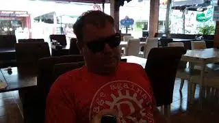 В кафе On-lee, Пхукет,  Тайланд,  пляж Карон