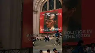 NEW YORK, THE MET: Metropolitan Museum Steps in Manhattan, NY, USA 