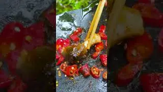 Straw mushrooms 