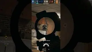 Нерешительный тиммейт в Rainbow Six: Siege 