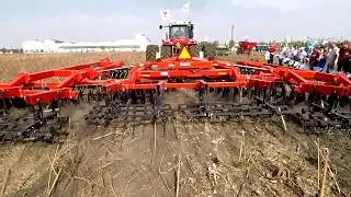 Трактор Buhler Versatile 2375 и дисковая борона Kuhn Krause 8210