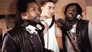 Fun Boy Three - Our lips are sealed