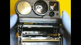 Polaroid Land Camera  Sonar 5000 with flash  bar 72421