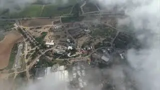 בארי מבעד לעננים