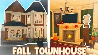 Building a Fall Townhouse in Bloxburg!
