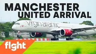 Manchester United Plane Arrives