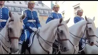 CHANGING OF THE ROYAL GUARD (STOCKHOLM, SWEDEN), 2 part