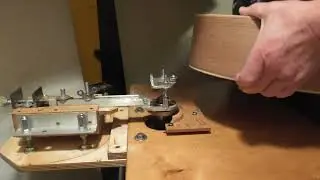 Отвод боковых кантов гитары на станке(видео №990).