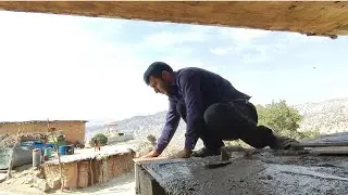 Documentary about nomadic life living alone in an old secluded village