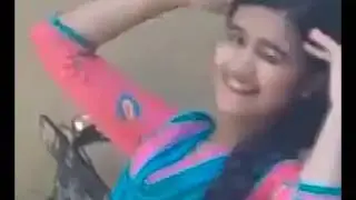 গ্রামের মেয়ের সুন্দর নাচ