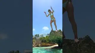 Girls just have Fun🍹awesome beach cliff jumping asmr #beach #thrill #shorts