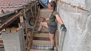 I'm BUILDING a Woden Form for CONCRETE Stairs
