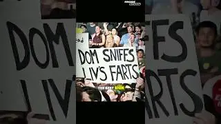 The Sign That Stole the Show👀