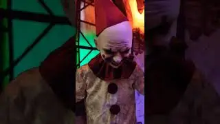 WOULD YOU TRICK OR TREAT AT THIS HOUSE? 😯🎃🔥 (Halloween Props)