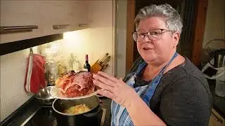 Kasslernacken mit kräftiger Soße schmoren