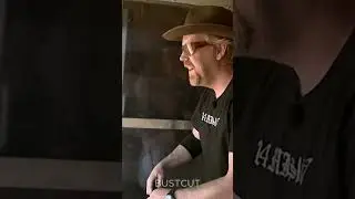 Сможет ли порох догнать машину и взорвать её?  