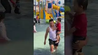 Kakek Sama Cucu Main Air Ga Mau Pulang Malah Ciprat Cipratan