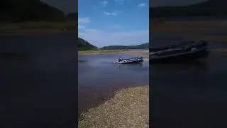Игорь Спит в лодке,бухта  Боярина,остров Русский, 2019, 4 июля.