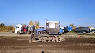 Практика на бульдозере. Выравнивание грунта