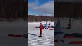Финиш Натальи Непряевой с флагом Архангельской области 