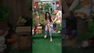 Fotos no shopping na Páscoa com a mamãe 