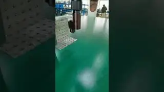 "Z" types pneumatic rivet tool.