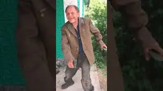 Бомж танцует танго