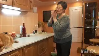 Я его люблю 💞 и он меня 😂 Голову на грудь положил и усиками щекочет