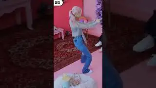 Jennie, Lisa and Jisoo's reaction on Rosé twerking