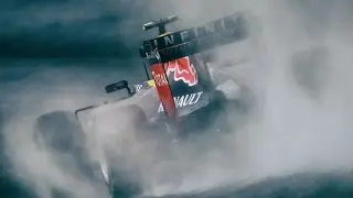 Japanese Grand Prix 2015: Daniil Kvyat's spectacular crash @270km/h