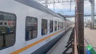 Электропоезд ЭП2Д-0229, прибывает на станцию Рижская D2.