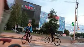Безбашеные велосипедисты в Сургуте