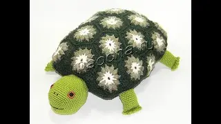 Crocheted pillow toy 
