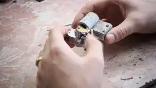 Repair of a mechanical music box