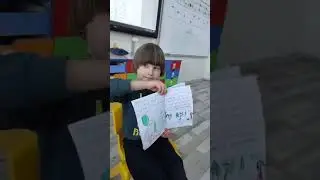 Aras, kendi oluşturduğu hikaye kitabını sınıf arkadaşlarına sunum yaptı 📖 📕 📒