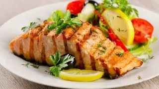 Oven-baked salmon with vegetables.